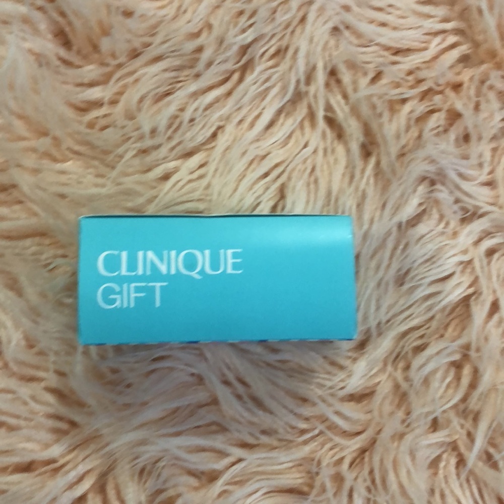 Clinique Box - Picture 2 of 10